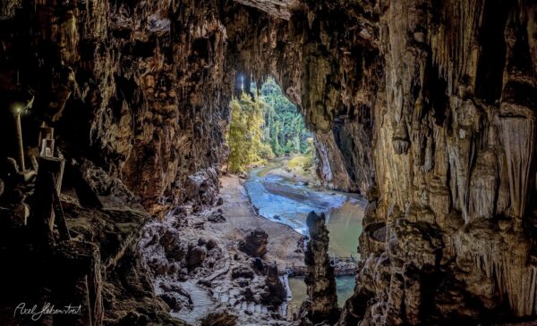 THAM NAM LOD Cave